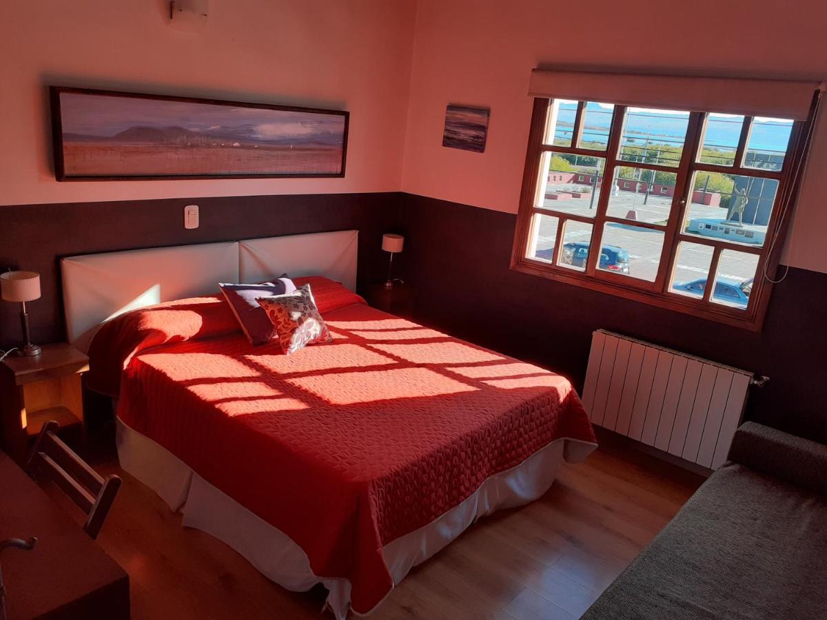 Las Avutardas Hosteria El Calafate Exterior photo