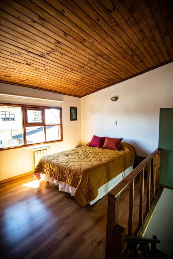 Las Avutardas Hosteria El Calafate Exterior photo